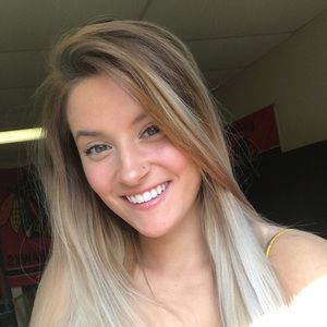 Meet your Posher, Abigail